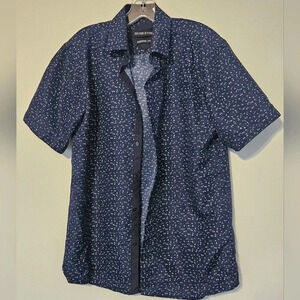 SILVERSTONE MODERN FIT Short Sleeve Button Down Size Large EUC